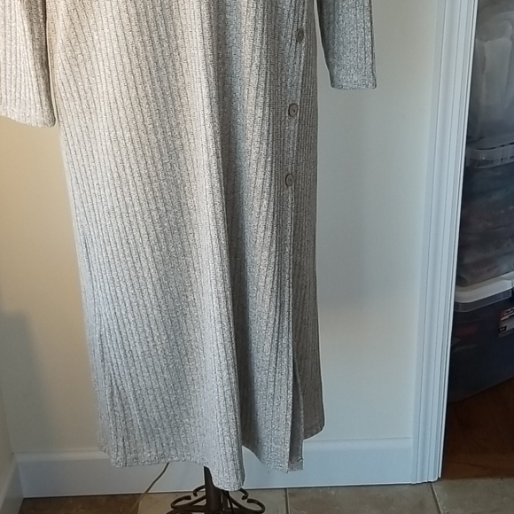 ODDY Maxi Sweater Dress - Picture 9 of 11